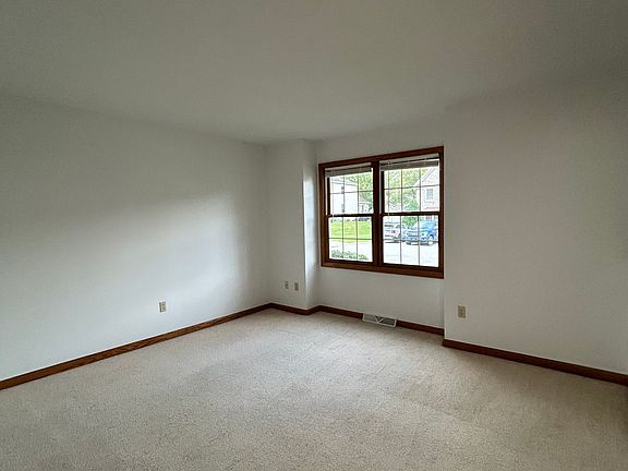 4th image of 3137 W 38th St