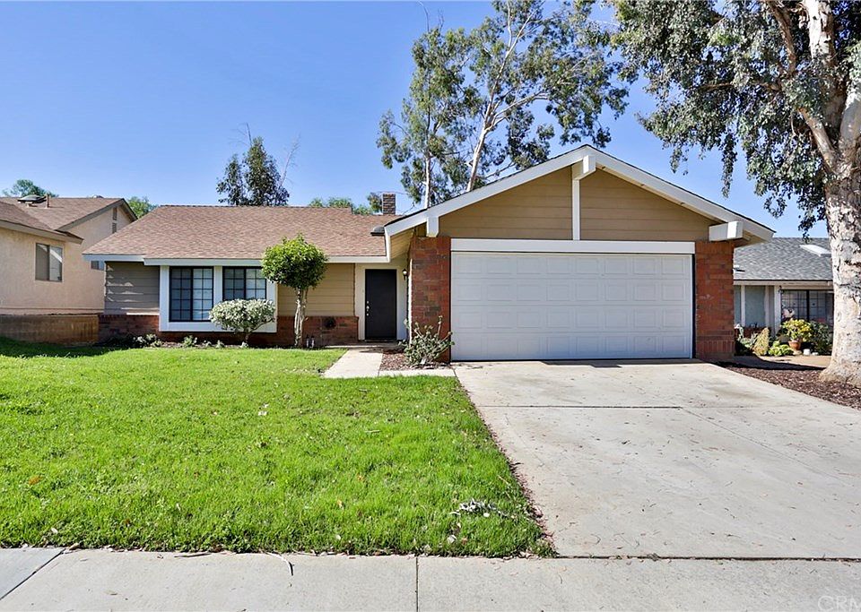 1st image of 24451 Dunlavy Ct