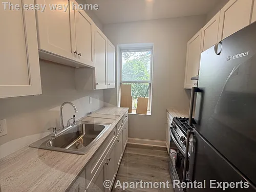 74 Kirkland St Photo 1