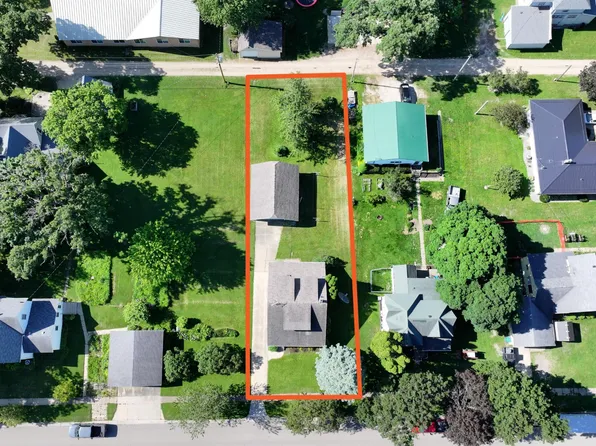 111 Cabot St W, Le Roy, MN 55951