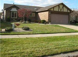 1696 Fern Ct, Canton, MI