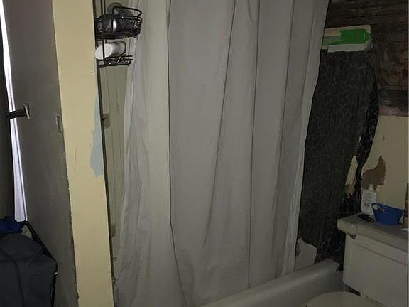 3rd image of 302 Belmont Blvd