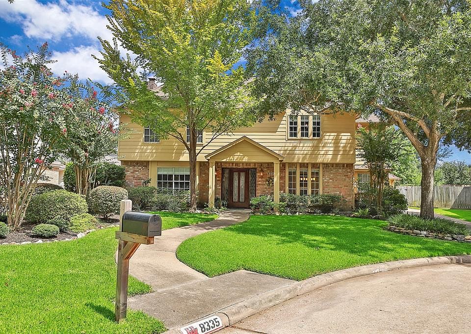 This location offers privacy and easy access to popular neighborhood parks for walking, jogging, biking and soccer.