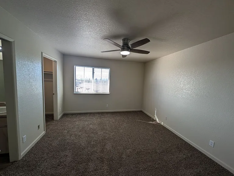 1023 Burton Dr — Photo 11