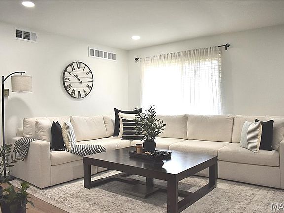 5th image of 10003 Sakura Dr APT D