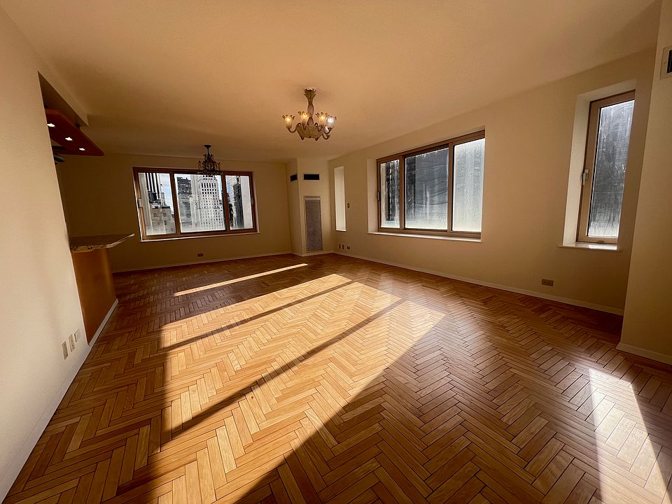 1st image of 106 Central Park S APT 26E