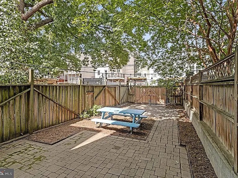 822 5th St NE — Photo 42