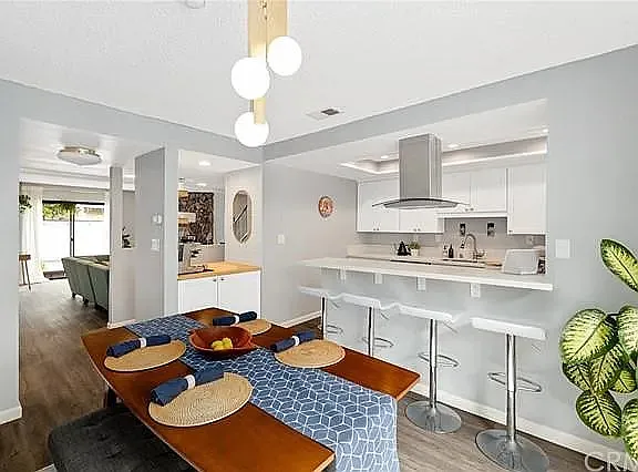 2 bed, 1.5 bath, 1464 sqft, $4,500 — Photo 3