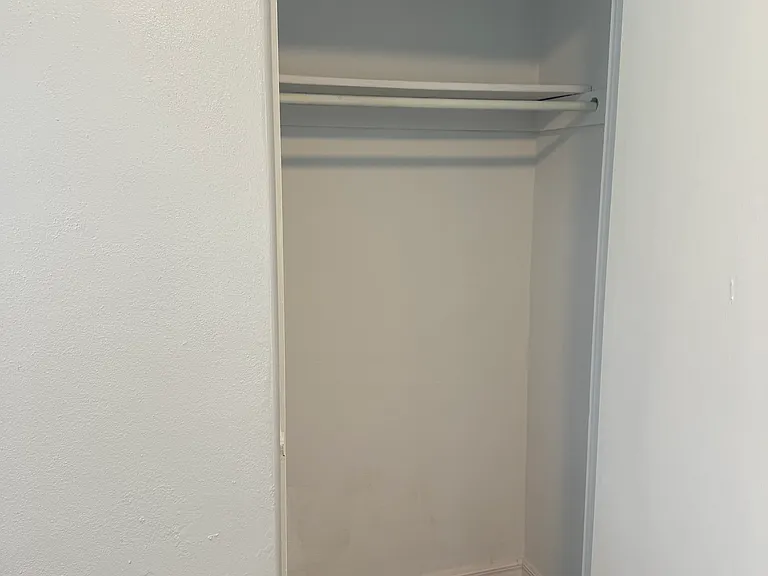 114 Laurel Dr — Photo 8