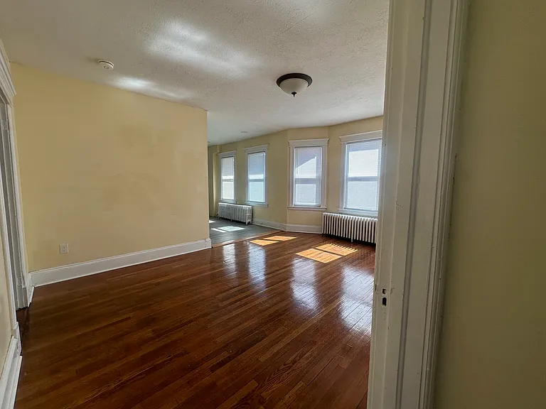 148 Adams St #2 — Photo 6