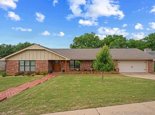 2516 Williamsburg St S, Bartlesville, OK 74006