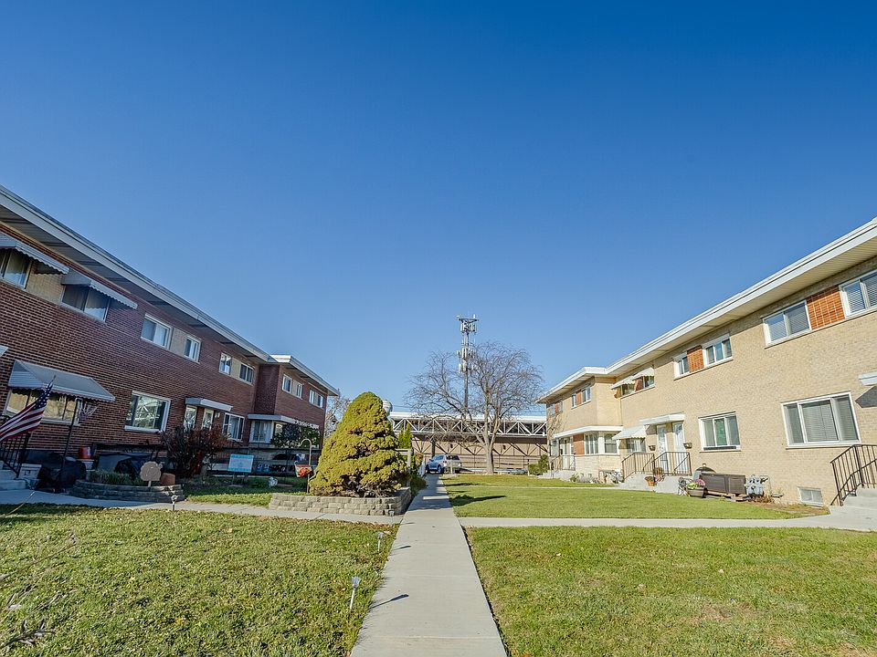 2nd image of 24 E Judith Ann Dr