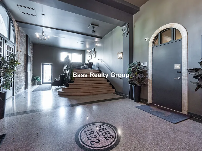 5021 N Kenmore Ave #204 — Photo 18