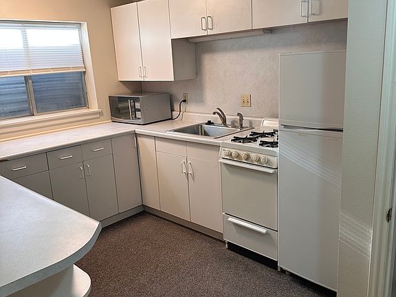 4th image of 2019 E Windham Cir