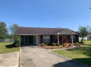 557 Beach Rd, Baxley, GA 31513
