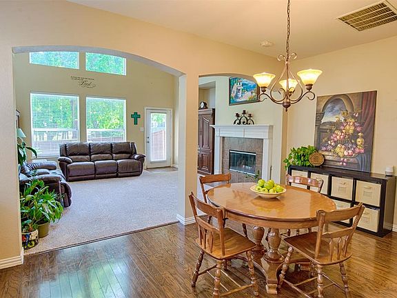 4th image of 3812 Landsdowne Dr