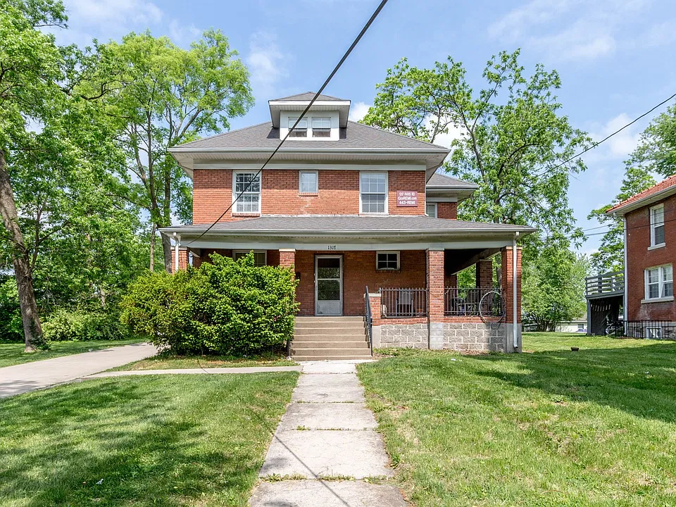 1317 Paris Rd
