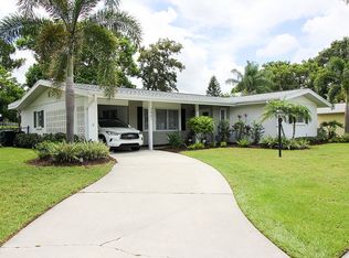 2401 Breakwater Cir, Sarasota, FL 34231