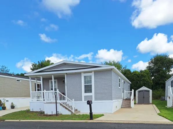 265 Forestview Dr, Crystal Lake, IL 60014