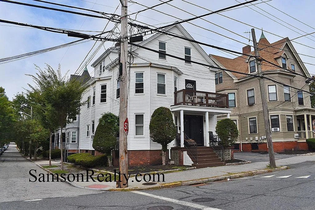 5 bed, $4,400 — Photo 1