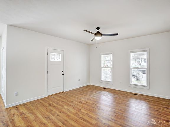 5th image of 1013 Hughes St