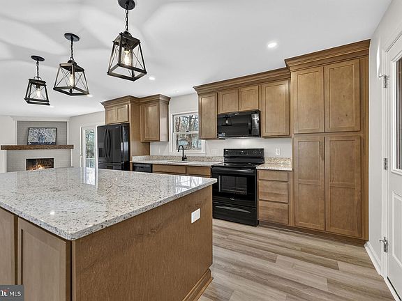 2nd image of 16416 Mountain Run Ln