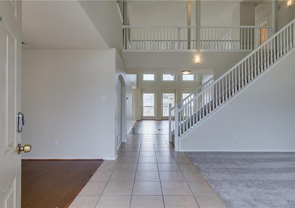 1st image of 5704 Valley View Trl