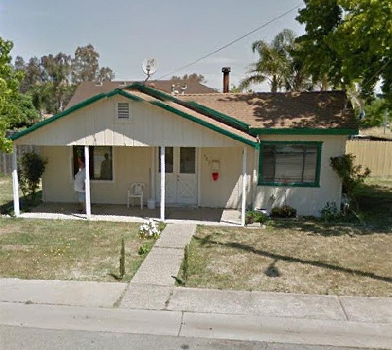 1st image of 380 E 10th St