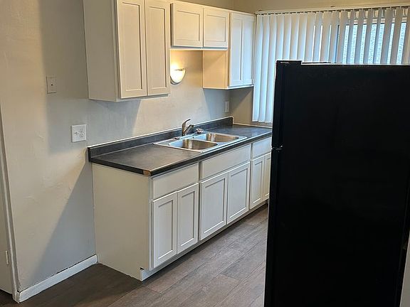 3rd image of 3116 22nd Ave S APT 11