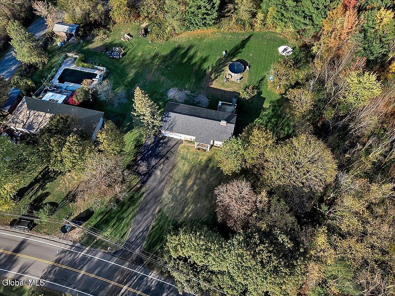 2nd image of 123 Fonda Road