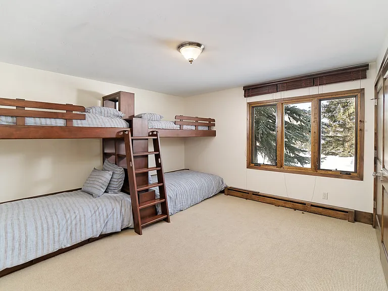 10 Martingale Ln — Photo 8