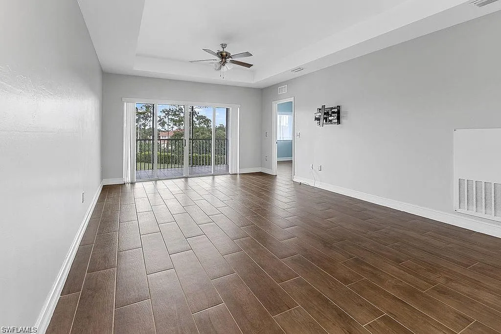 3 bed, 2.0 bath, 1431 sqft, $2,400 — Photo 4