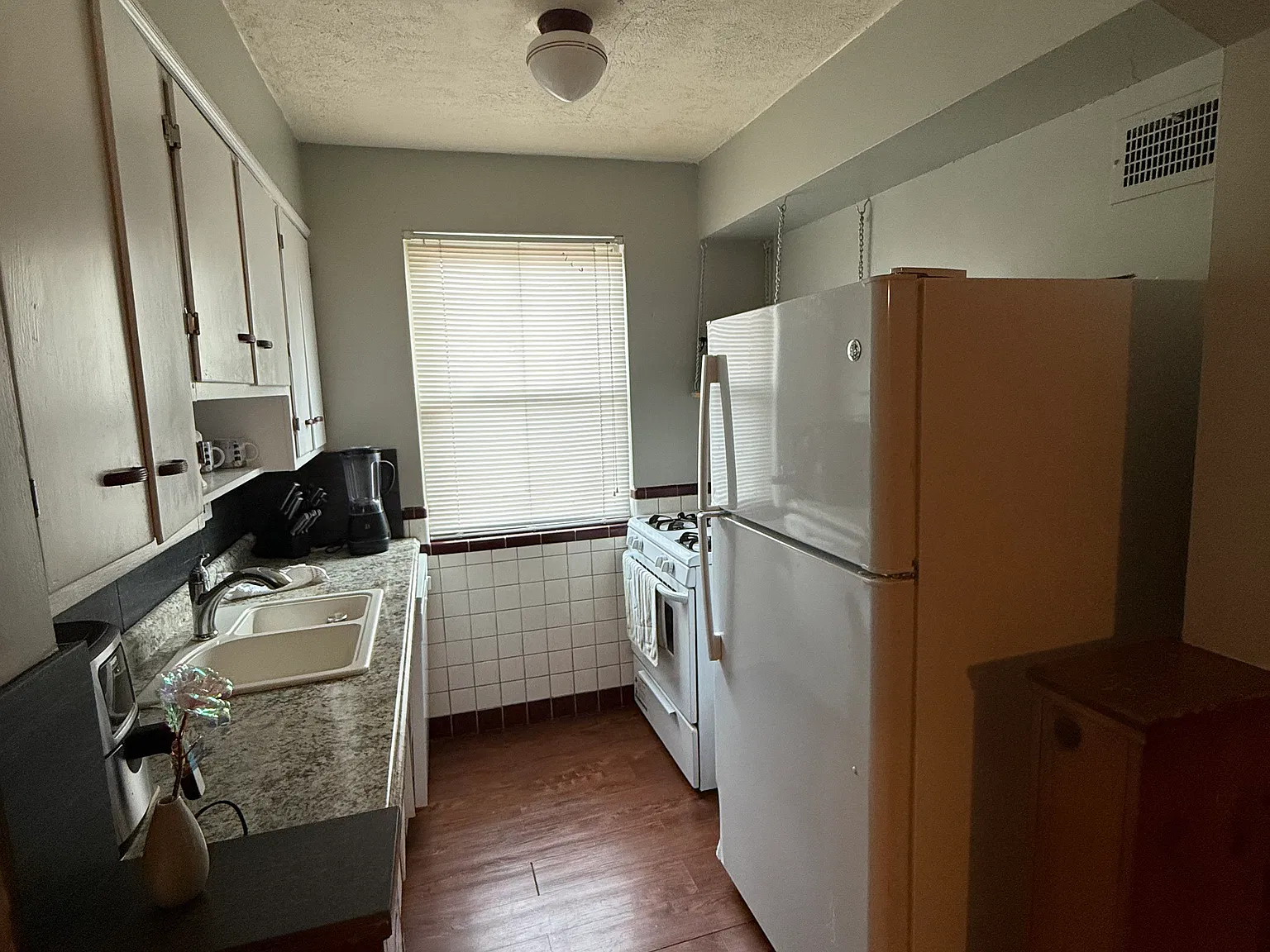 1 bed, 750 sqft, $1,100 — Photo 4