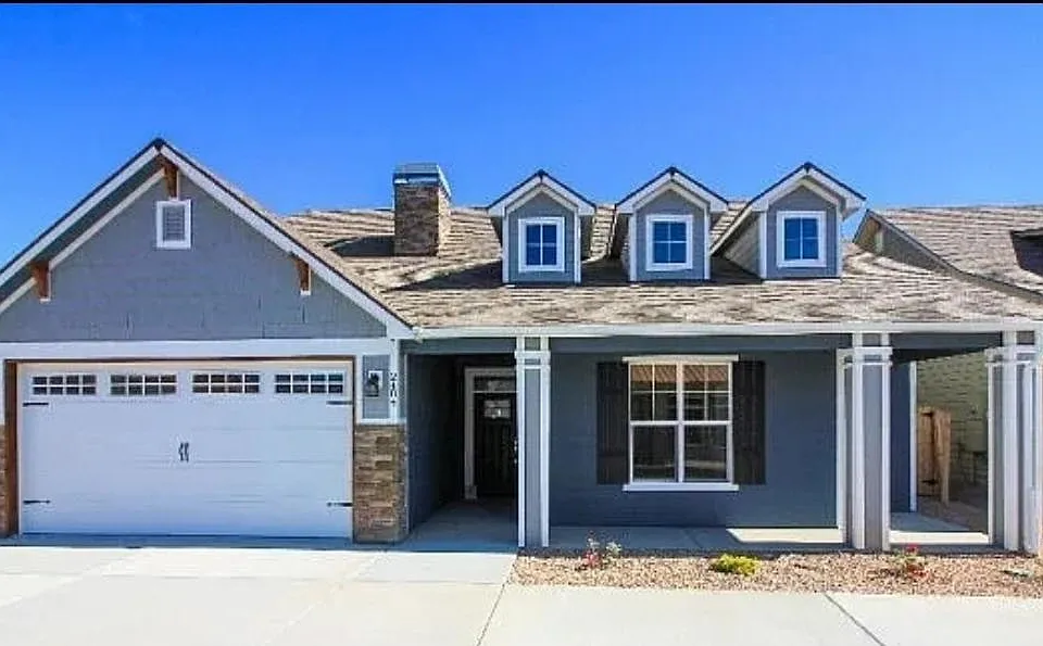 2484 Josefine Ln