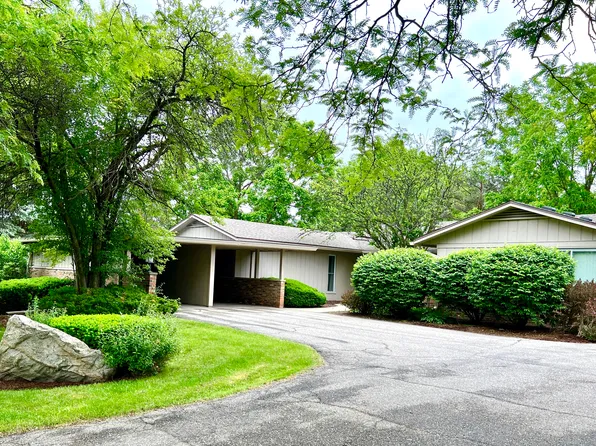 1522 Cambria Dr, East Lansing, MI 48823