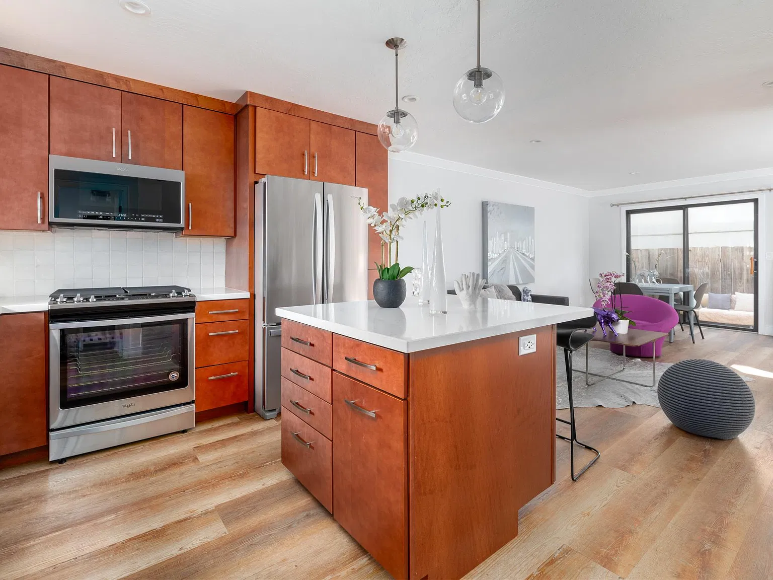 2 bed, 2.5 bath, 1300 sqft, $5,495 — Photo 1