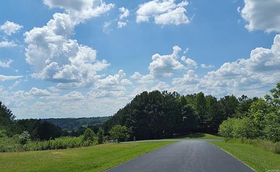 5th image of 133 Wood Cove Ln