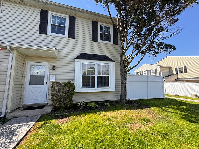 111 Reliance Cir — Photo 16