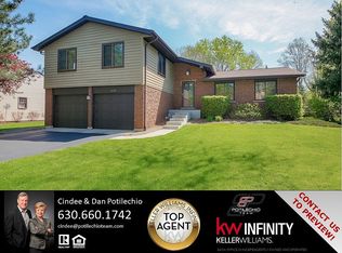 1648 Harris Ln, Naperville, IL 60565