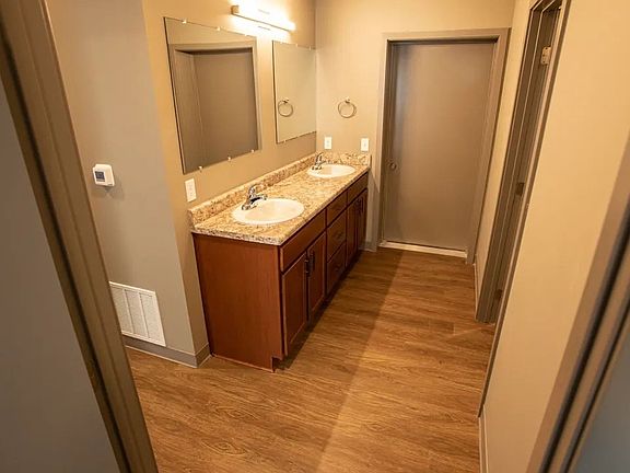5th image of 8 & 34 E Lincoln St #8-105