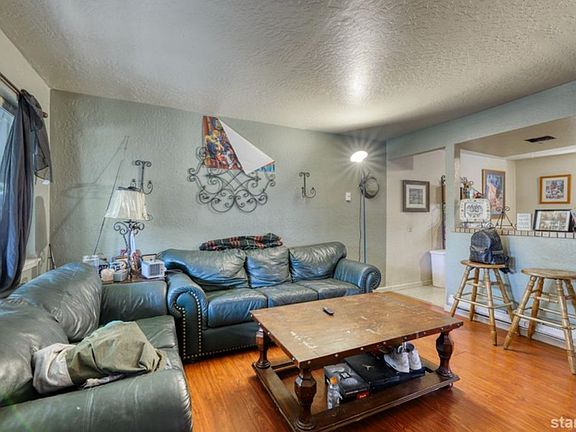 4th image of 1105 Sierra Blvd #A