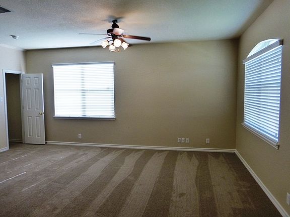 2nd image of 640 Meadow Arbor Ln
