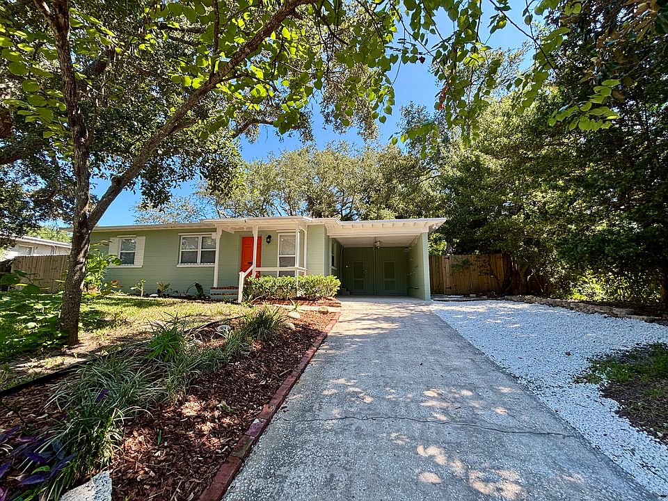 1st image of 4 Madeira Dr