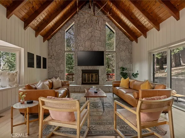 373 Summit Rd, Lake Arrowhead, CA 92352