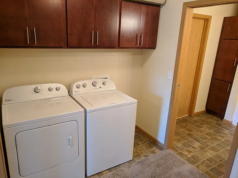 West Lake III Apartments — Photo 37