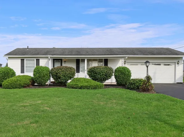 6888 Hearthstone Ln, Liverpool, NY 13088