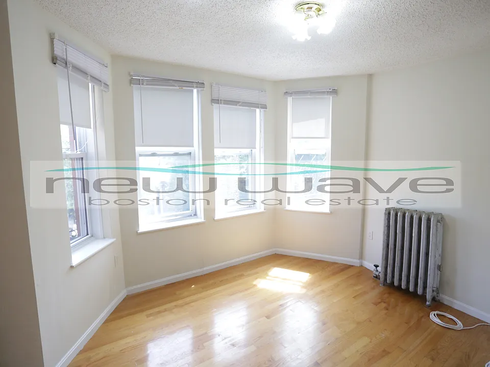 58 Queensberry St #18