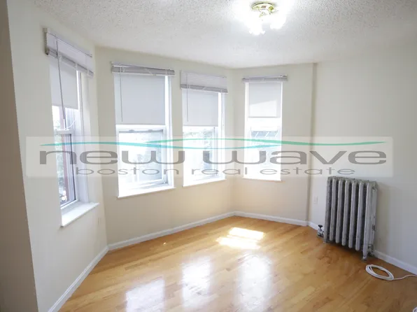58 Queensberry St, Boston, MA