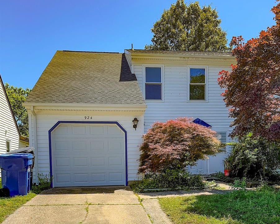 1st image of 924 Daniel Maloney Dr