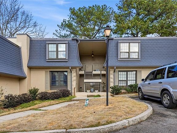 2nd image of 123 Maison Pl NW
